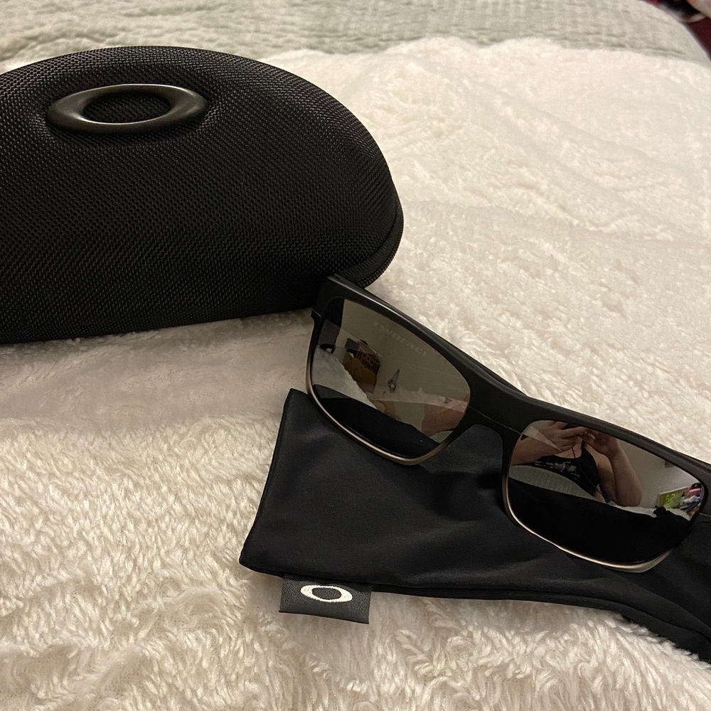 EUC Oakley TwoFace Sunglasses Mirror Lens Black Titanium w Case and Cleaning Bag